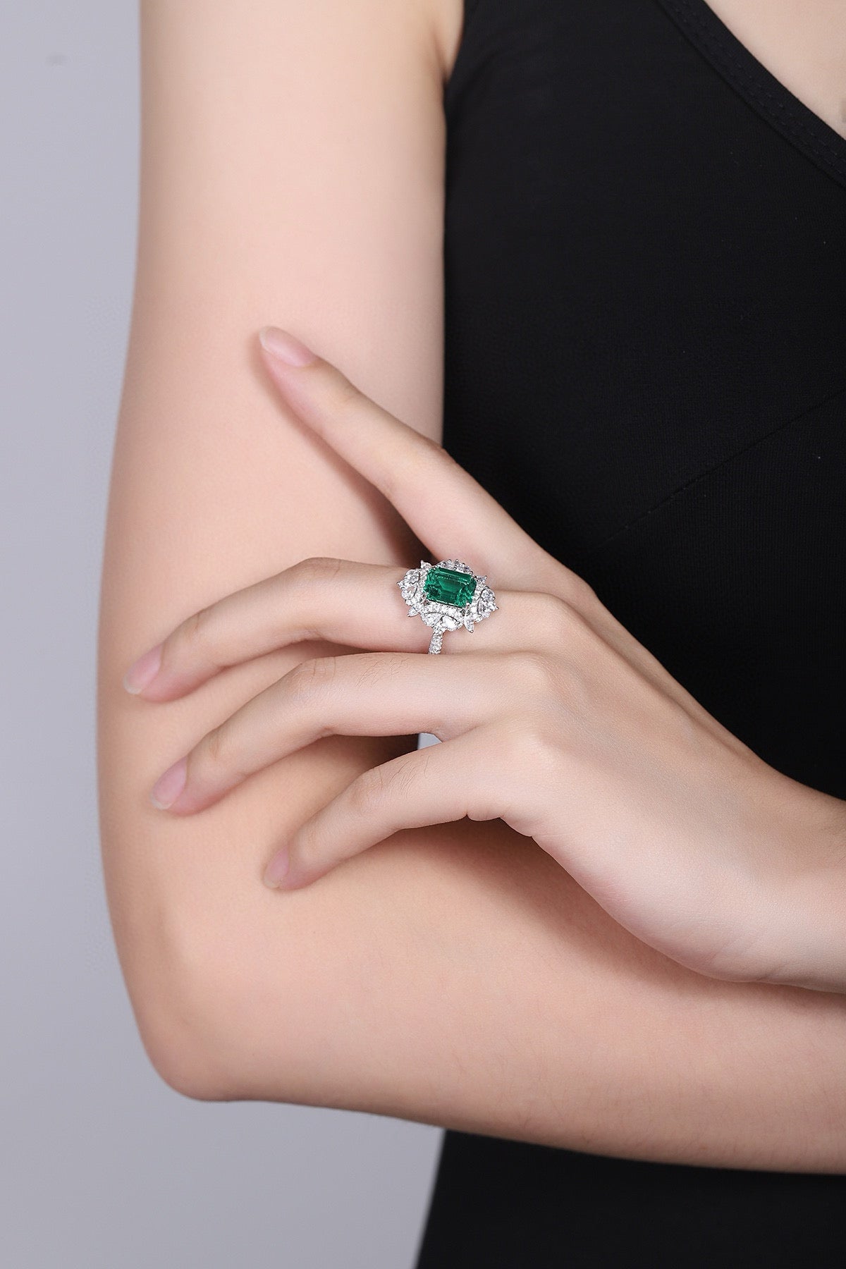Pirmiana HOT SALE Customized S925 Sliver 3.2ct Lab Grown Emerald Ring Jewelry Engagement Gift Women