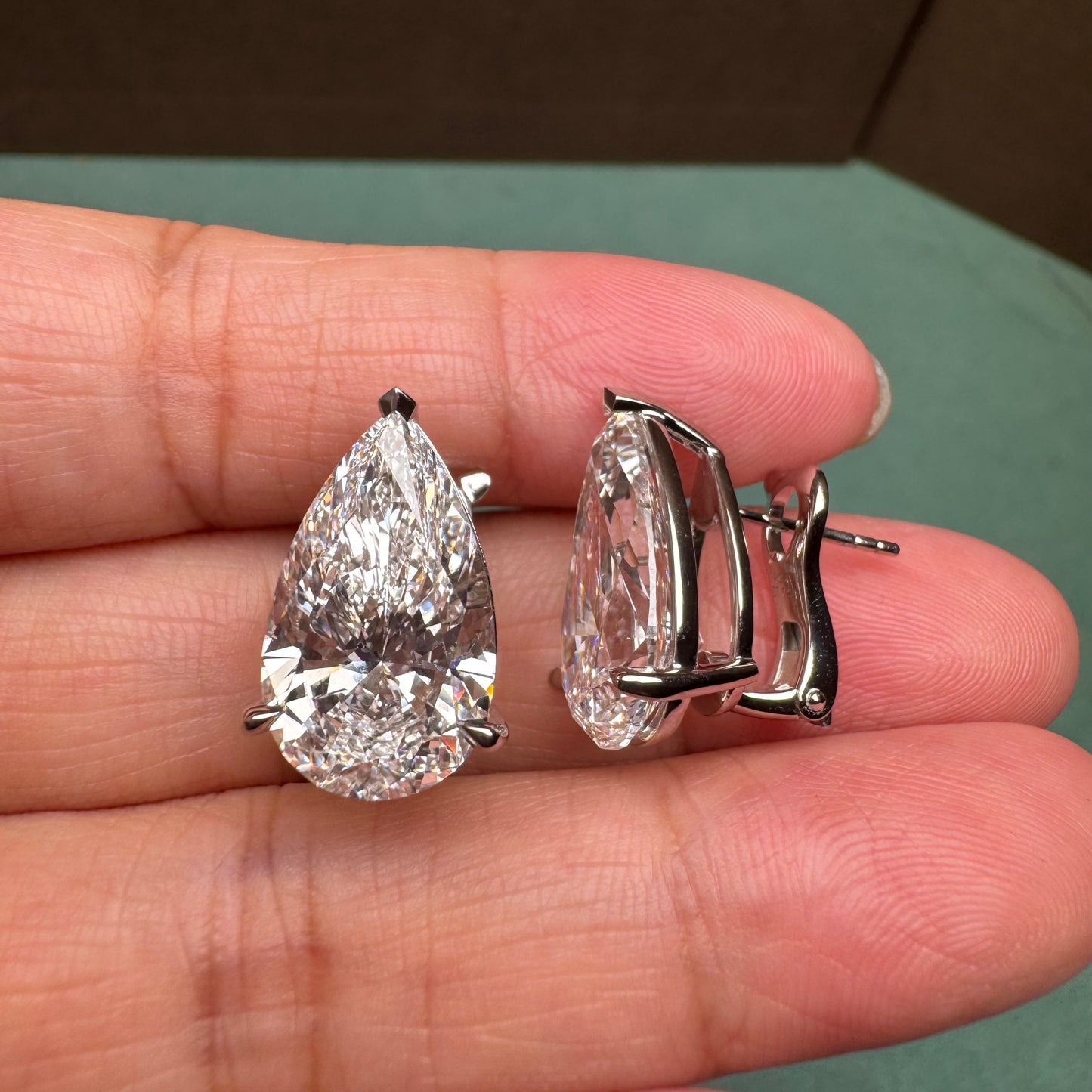 Pirmiana Cutomiezd Platinum and K Gold 7ct Pear Cut Lab Grown Diamond for Women Wedding Proposal earrings