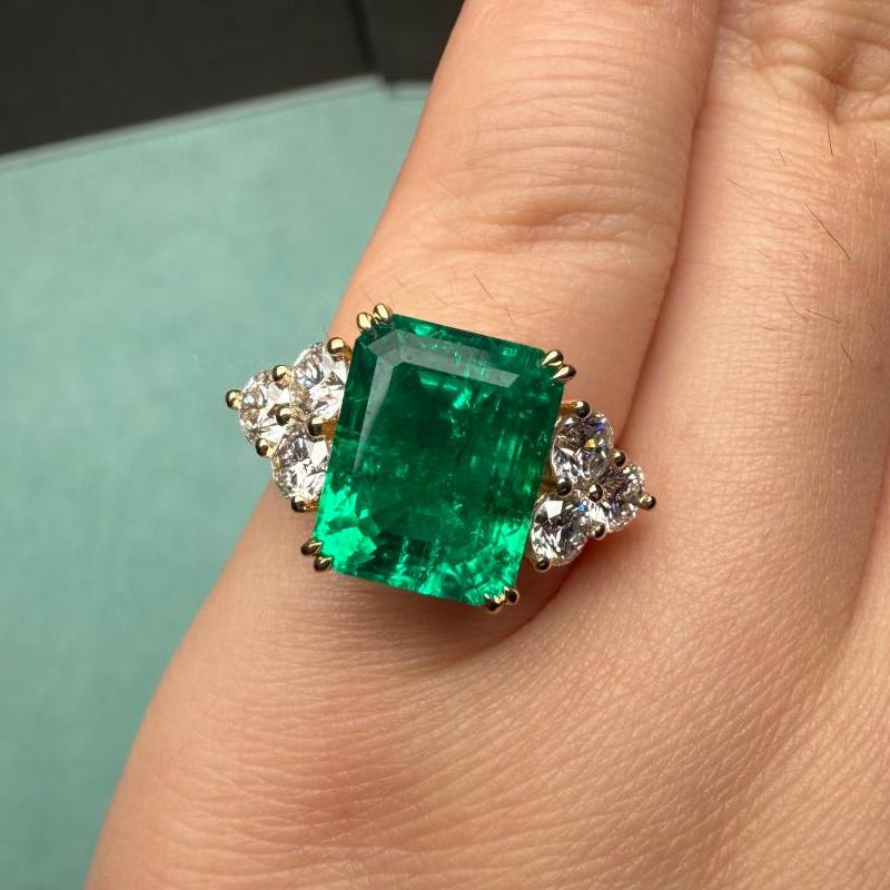 Pirmiana Jewelry Classic Ring 18K Yellow Gold 9x11mm 4.5ct Lab Grown Emerald Engagement ring for Women