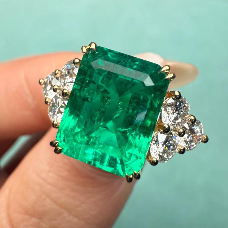 Pirmiana Jewelry Classic Ring 18K Yellow Gold 9x11mm 4.5ct Lab Grown Emerald Engagement ring for Women