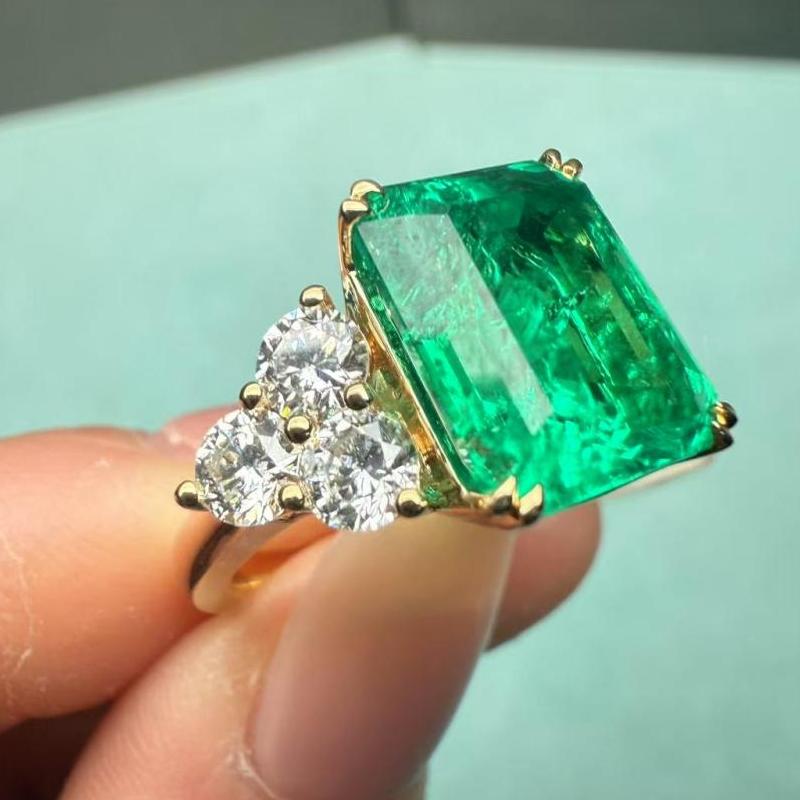 Pirmiana Jewelry Classic Ring 18K Yellow Gold 9x11mm 4.5ct Lab Grown Emerald Engagement ring for Women