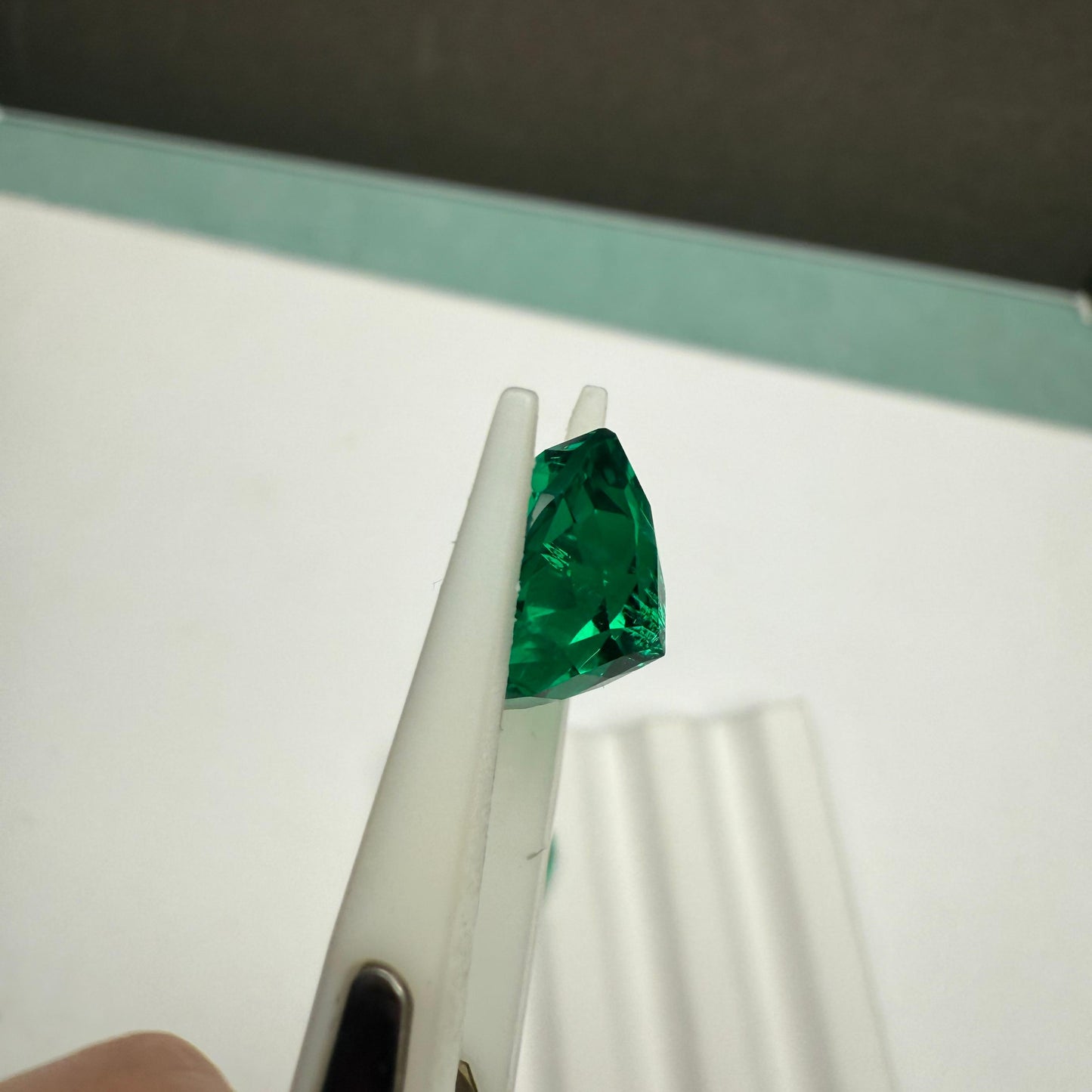 Pirmiana 13x13mm 8.2ct Round Shape Lab Grown Emerlad