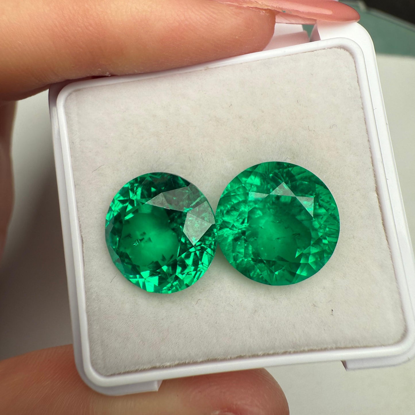 Pirmiana 13x13mm 8.2ct Round Shape Lab Grown Emerlad