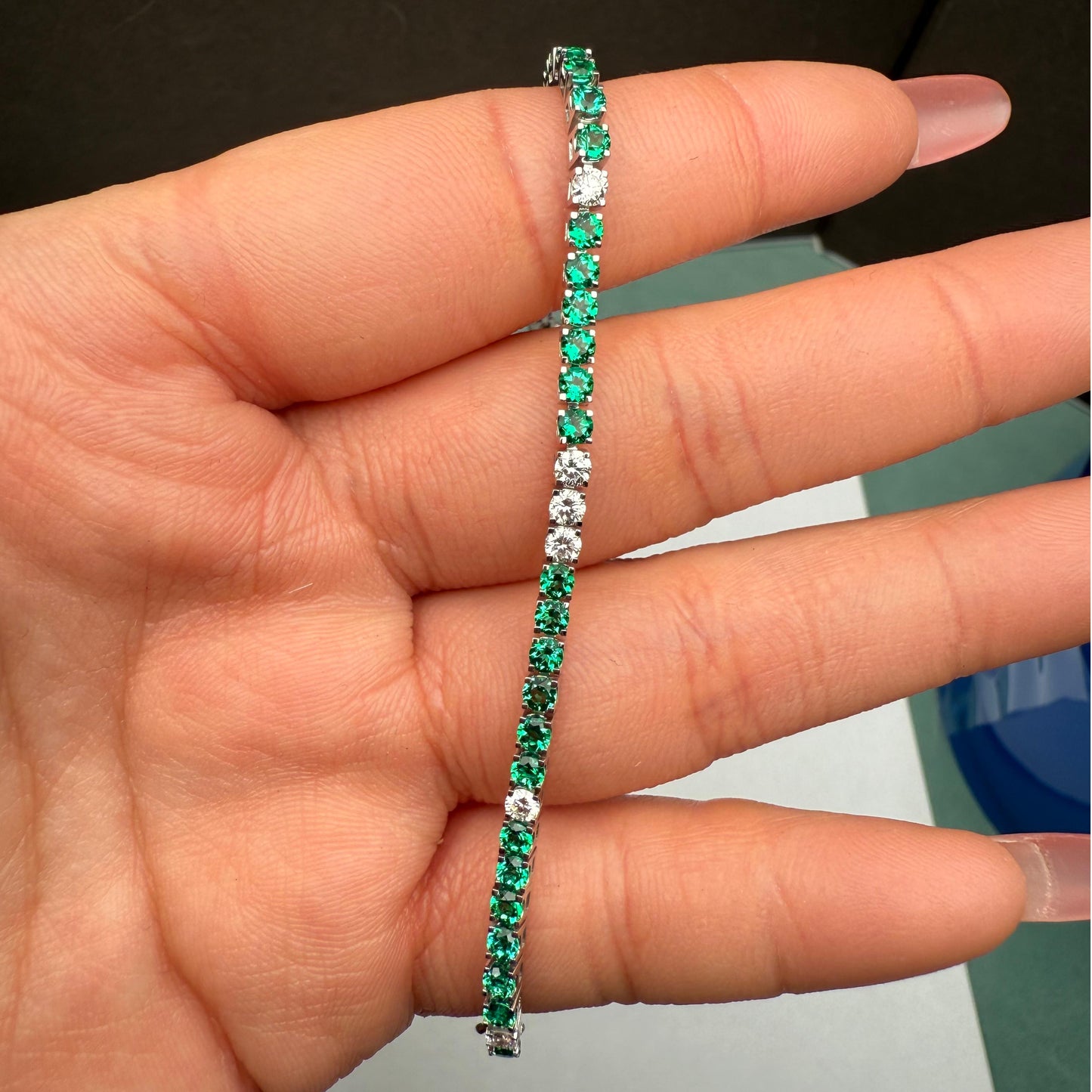 Pirmiana Jewelry Customized 18K White Gold 2.5mm Each Lab Grown Emerlad Bracelet for Women Fine Jewelry