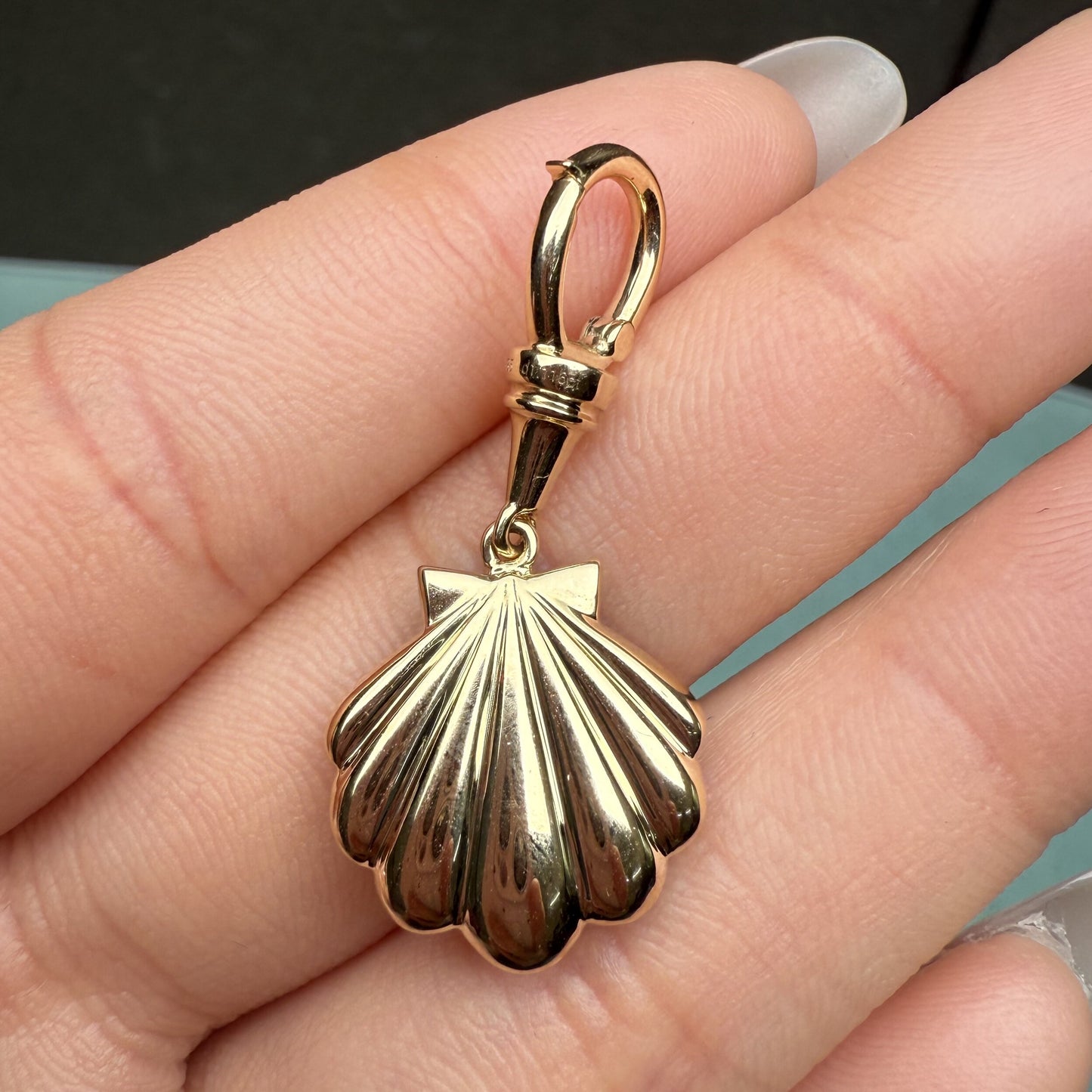 Pirmiana Jewelry Customized 14k Yellow Gold Lab Grown Diamond Shell Pendant for Women Party Gift