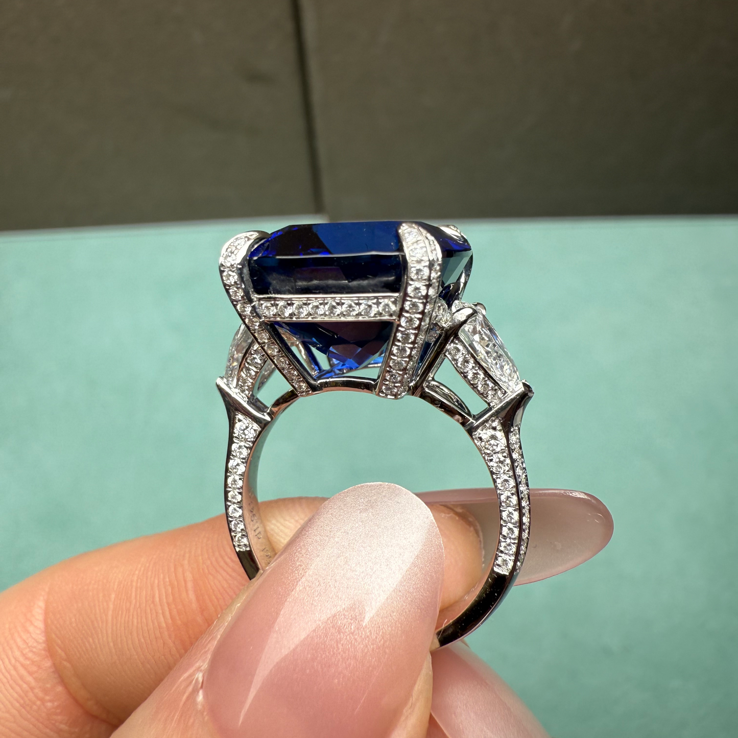 Pirmiana Custom Design 18k White Gold Ring for Women 19.95ct Lab Grown Sapphire And DEF HPHT Diamond Jewelry