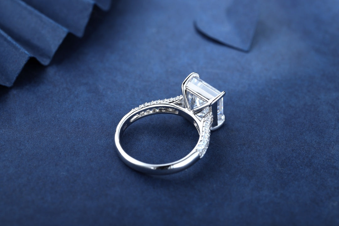 Pirmiana New Fashion 4ct Priceless Simulated Diamond Rings S925 Silver Jewelry Engagement Gift Women
