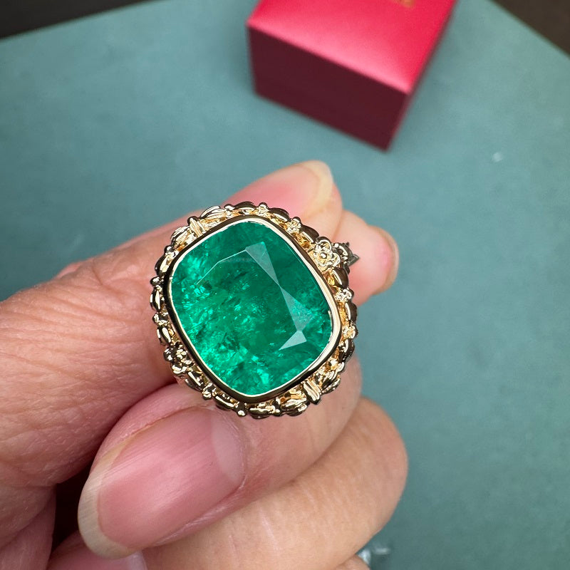 Pirmiana Custom Design Retro Style 18K Yellow Gold 5.0ct Lab Grown Emerald Ring