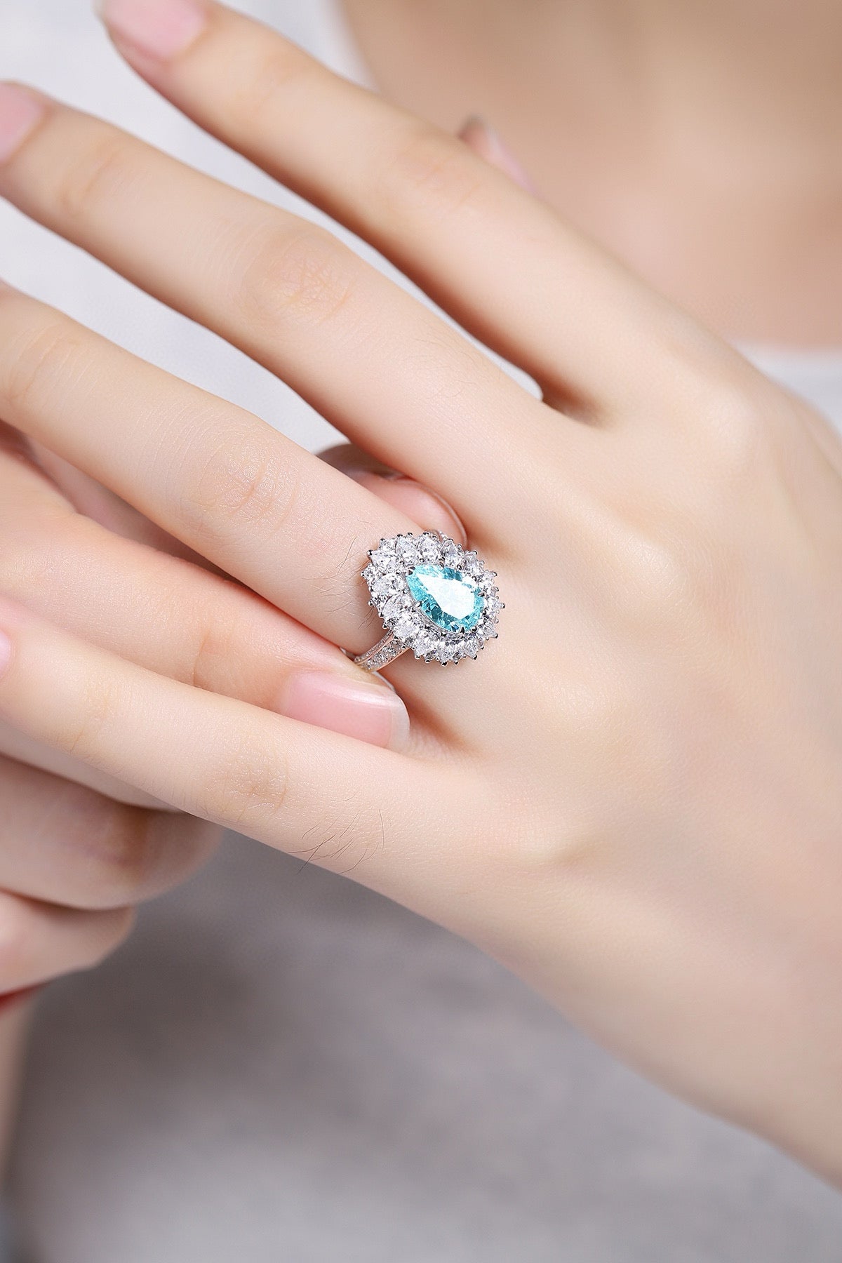 Pirmiana Elegant and Luxury 2.6ct Simulated Diamond Rings 18K Gold Jewelry Engagement Gift Women