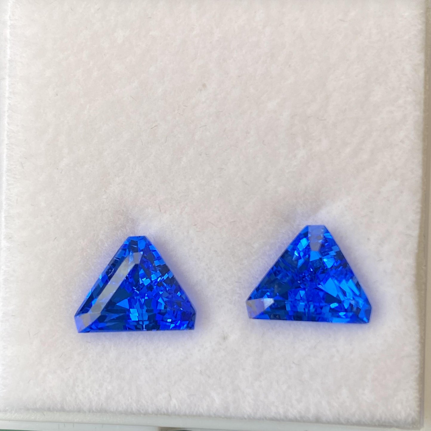 Pirmiana Triangle shape Lab Grown Cobalt Spinel Loose Gemstones for Jewelry Making
