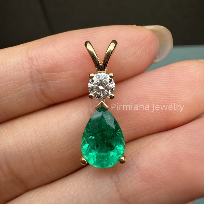 Pirmiana 18K Yellow Gold 1.58ct Lab Grown Emerald and 0.3ct DEF VS Round Cut Lab Grown Diamond necklace and pendant Engagement gift for Women
