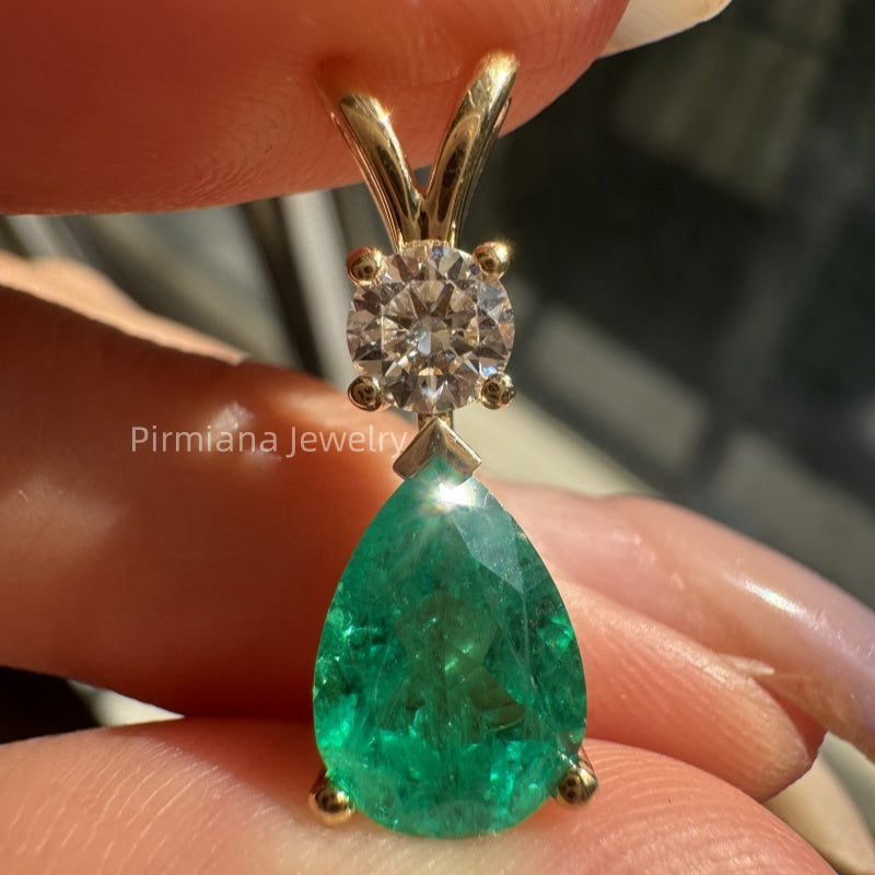 Pirmiana 18K Yellow Gold 1.58ct Lab Grown Emerald and 0.3ct DEF VS Round Cut Lab Grown Diamond necklace and pendant Engagement gift for Women