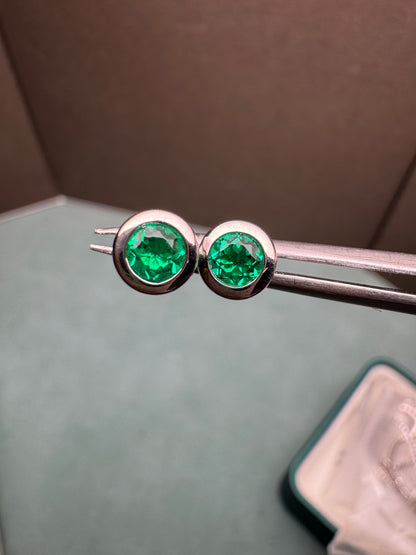 Pirmiana Custom Simple popular Design S925 Silver Lab Grown Emerald Stubs Earrings Jewelry for Man