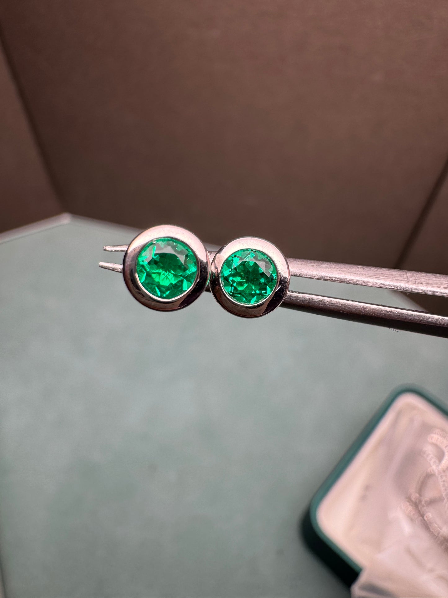 Pirmiana Custom Simple popular Design S925 Silver Lab Grown Emerald Stubs Earrings Jewelry for Man