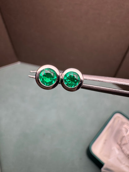 Pirmiana Custom Simple popular Design S925 Silver Lab Grown Emerald Stubs Earrings Jewelry for Man