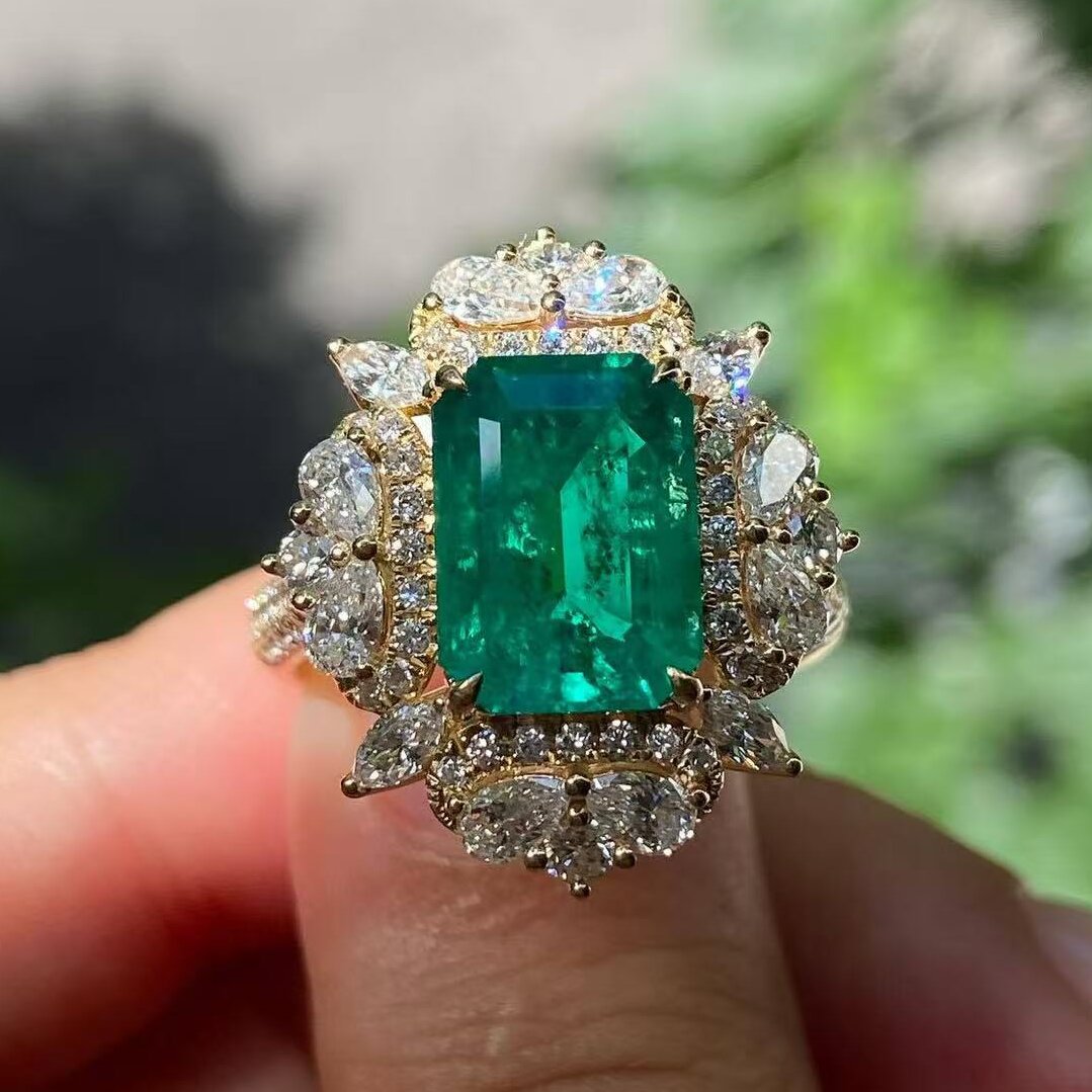 Pirmiana Jewelry Classic Ring 18K Yellow Gold 8x11mm 3.35ct Lab Grown Emerald Engagement ring for Women