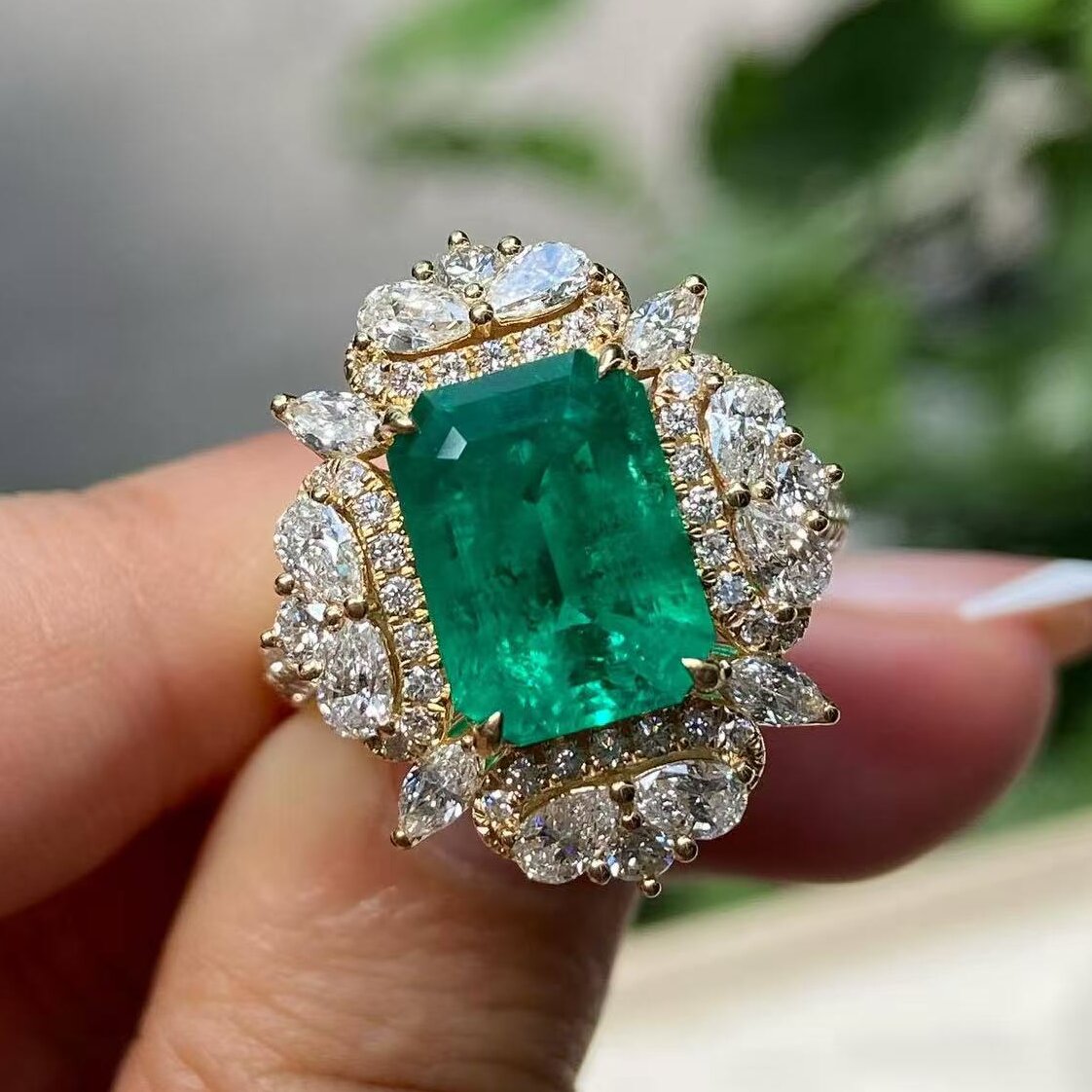 Pirmiana Jewelry Classic Ring 18K Yellow Gold 8x11mm 3.35ct Lab Grown Emerald Engagement ring for Women