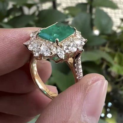 Pirmiana Jewelry Classic Ring 18K Yellow Gold 8x11mm 3.35ct Lab Grown Emerald Engagement ring for Women