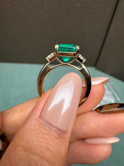 Pirmiana Jewelry Customized 18k Yellow Gold Lab Grown Emerald and Lab Grown Diamond Rings Engagement Wedding Band Rings for Women Fine Jewelry