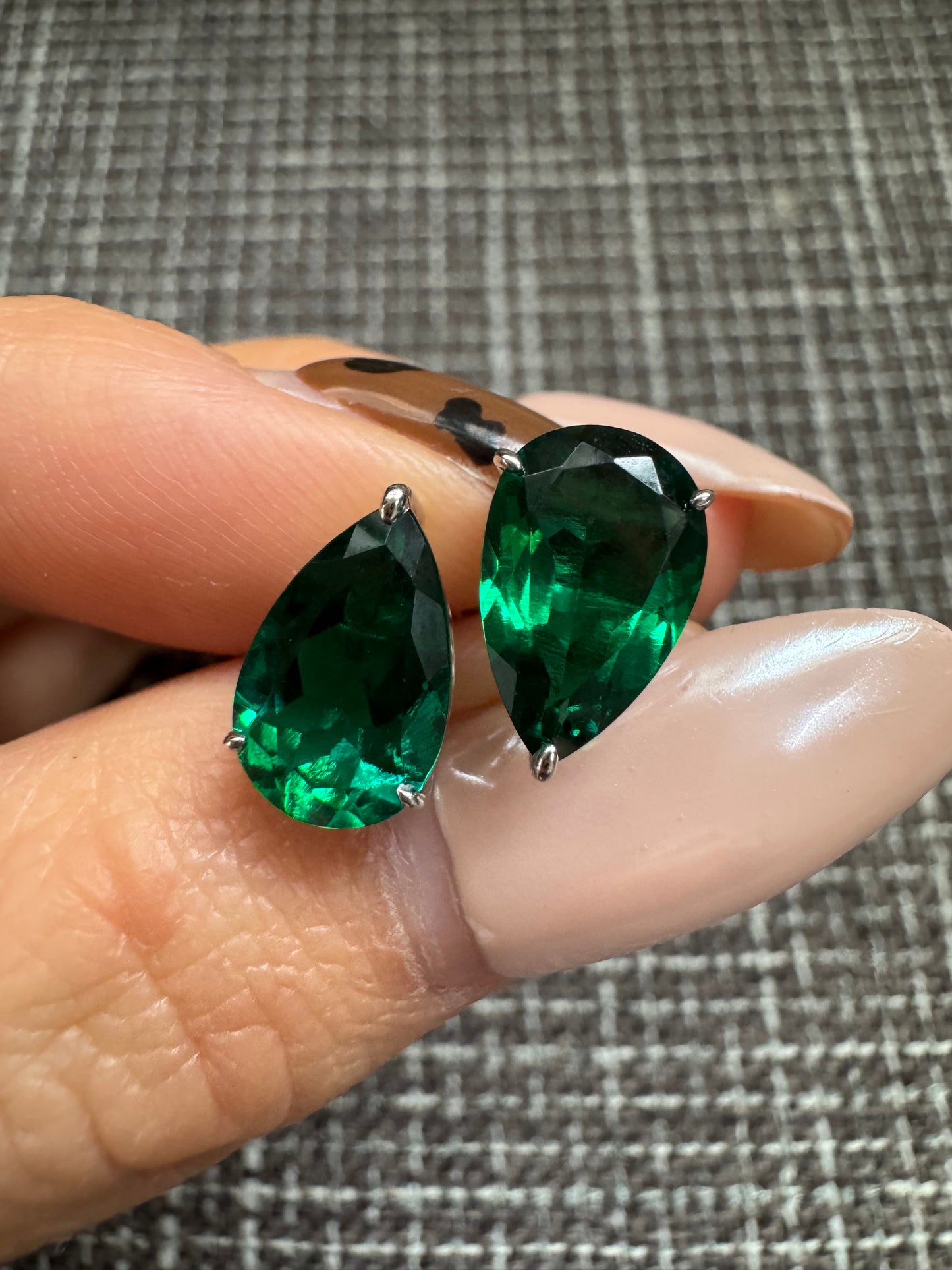 Classic Style Lab Grown Emerald Earrings Nice Gift For Ladies and Women