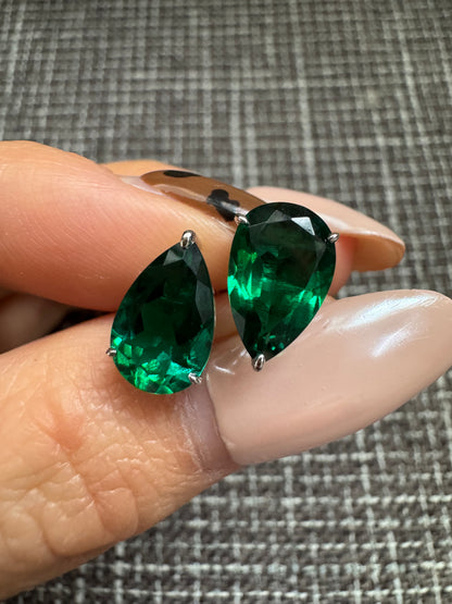 Classic Style Lab Grown Emerald Earrings Nice Gift For Ladies and Women
