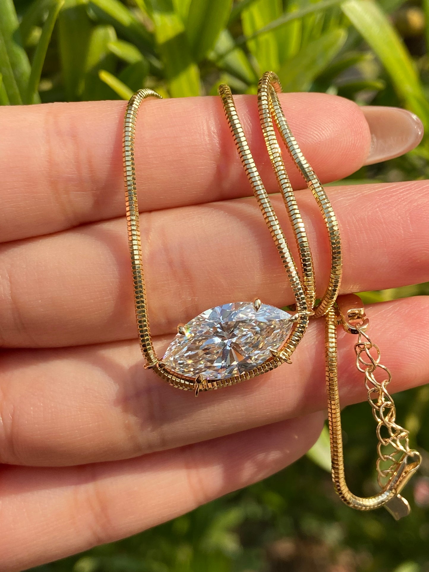 Pirmiana Hot Sale Classic Design Marquiso Shape Lab Grown  Diamond 18k Yellow Gold Necklace 5ct  Lab Grown Emerald Girlfriend Gift