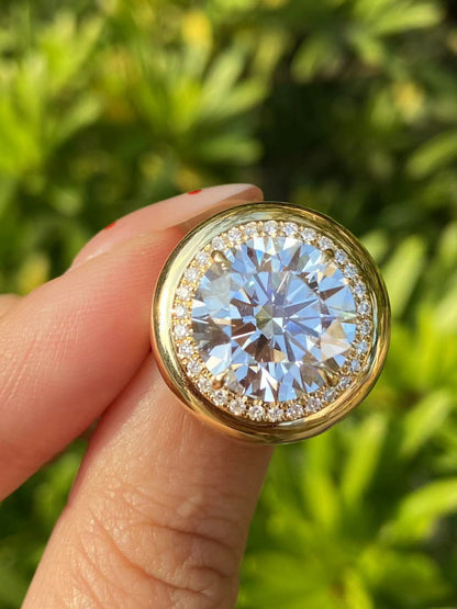 Pirmiana Hot Sale Classic Design Main Stone 7ct Round Shape Ring Side Stone Lab Grown Diamond 18K Gold Girlfriend Gift