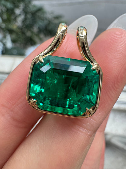 Pirmiana Custom Design Retro Style 18K Yellow Gold 5.5ct Lab Grown Emerald Pendant