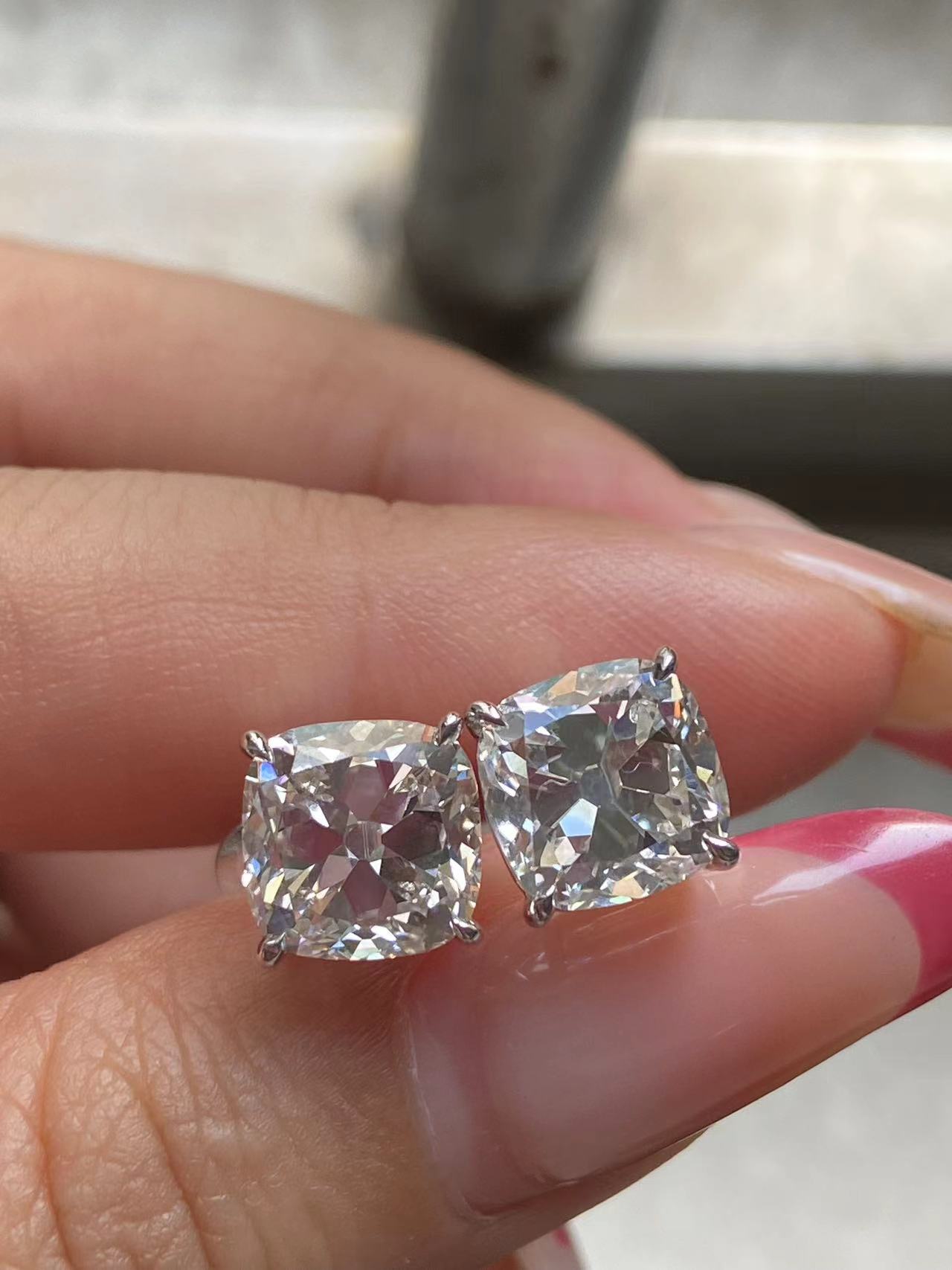 About shipping , ship by FEDEX , DHL , UPS express , all world shipping about 7-10 days  More quetions welcome contact us , thanks  WhatsApp 0086 19172116536 &nbsp;( Rosa)