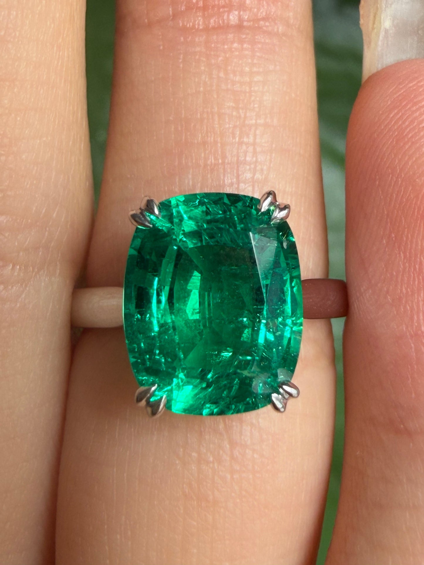 Pirmiana Hot Sale Classic Design Lab Grown Emerald 9K Gold Rings 9x11MM 3.5ct Top Quality Lab Grown Emerald For Girlfriend Gift