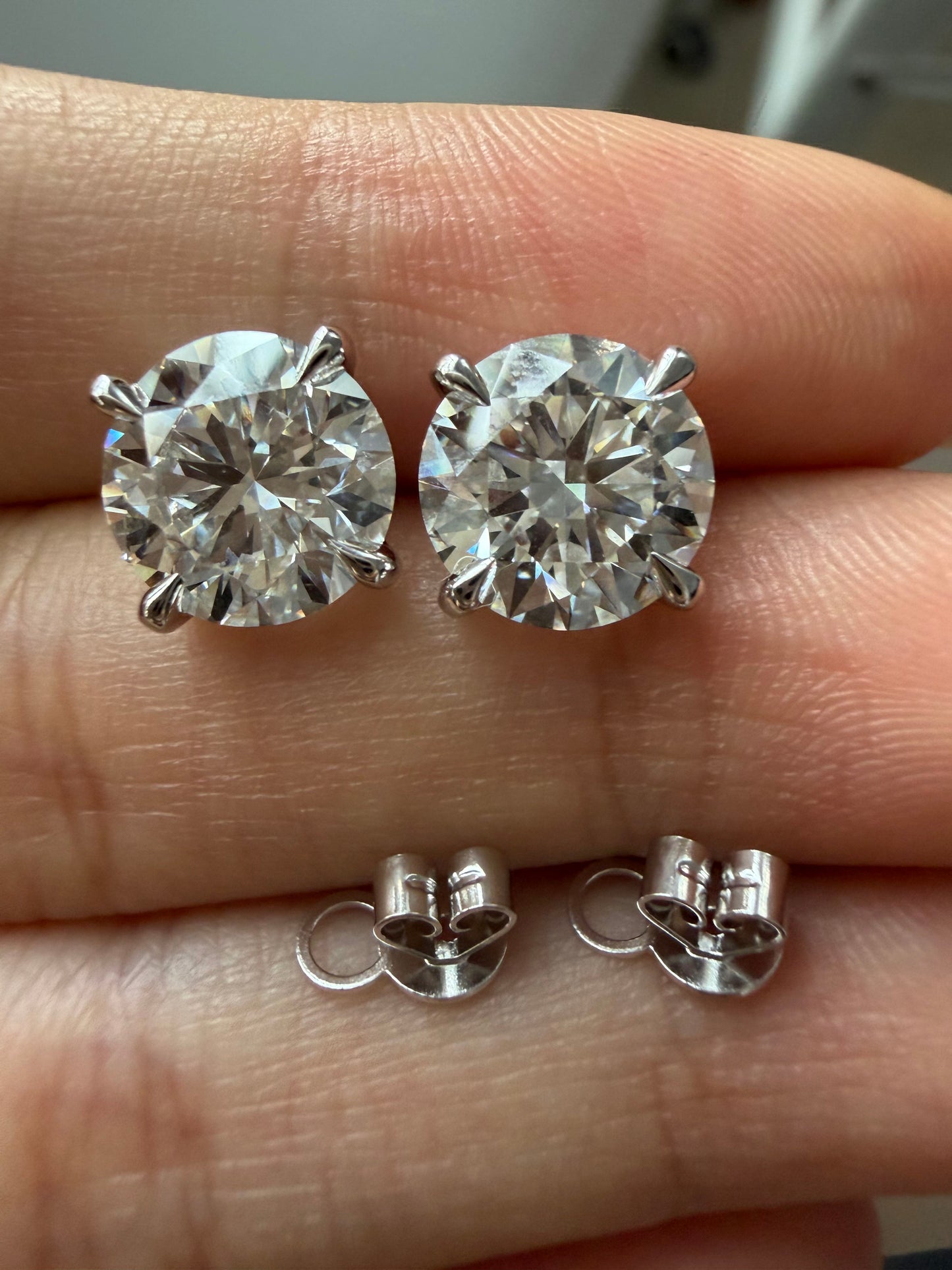 Pirmiana Custom Design 18K White Gold Earrings Stubs for Women Daily Wear 2.5ct Each Round Shape CVD Lab Grown Diamond Jewelry