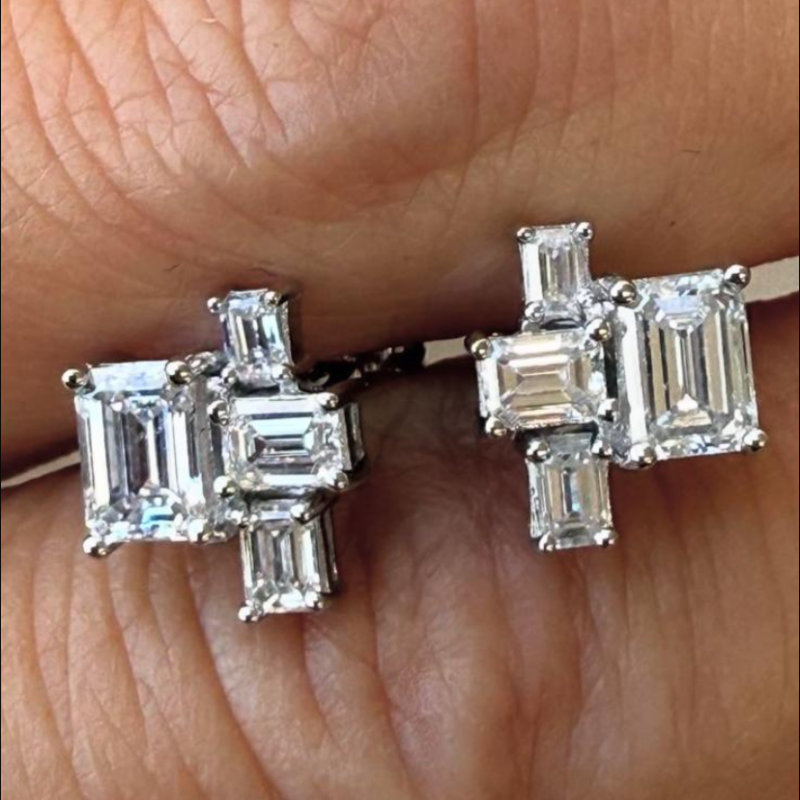 Primiana 2025 Hot Sale Special Design 18K Each Main Stone 0.75 CT Emerald Shape Earrings Lab Diamond Girlfriend Gift