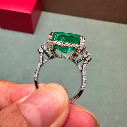 Pirmiana Custom Design 14K gold 13.08ct lab grown emerald ring