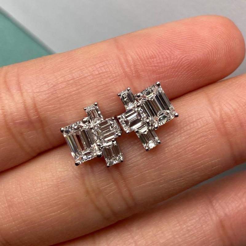 Primiana 2025 Hot Sale Special Design 18K Each Main Stone 0.75 CT Emerald Shape Earrings Lab Diamond Girlfriend Gift