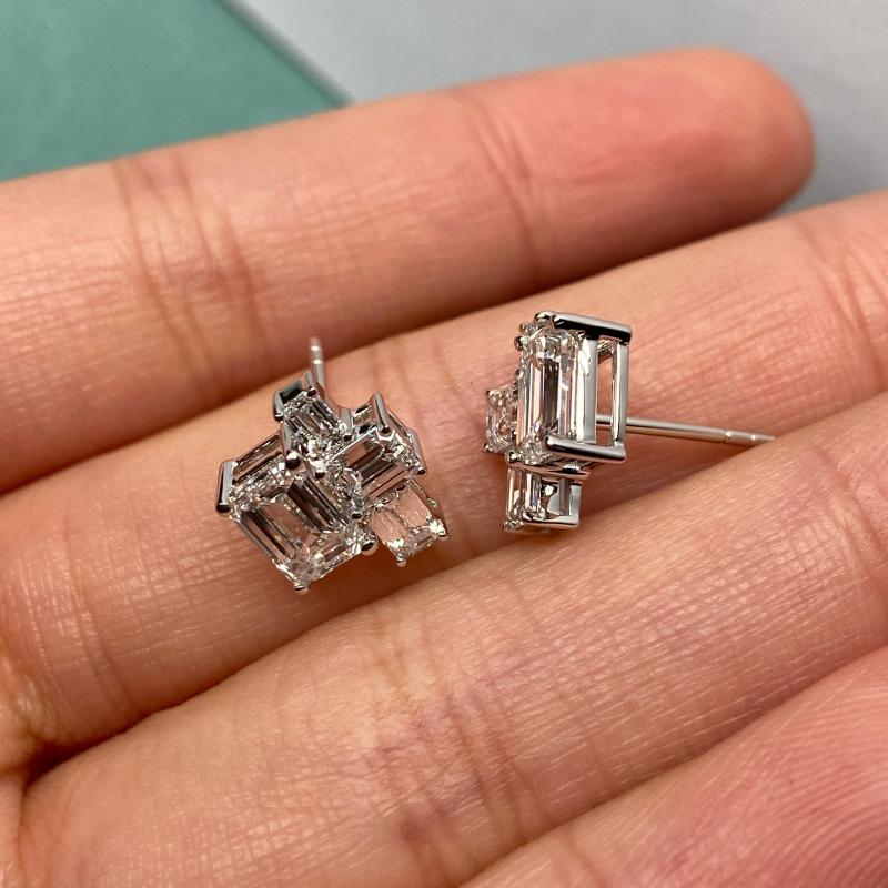 Primiana 2025 Hot Sale Special Design 18K Each Main Stone 0.75 CT Emerald Shape Earrings Lab Diamond Girlfriend Gift