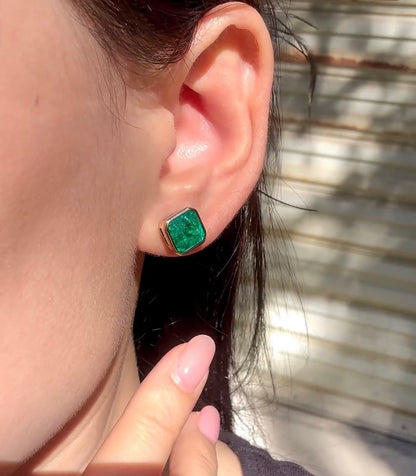 18K yellow gold 6.65ct lab grown emerald earring studs