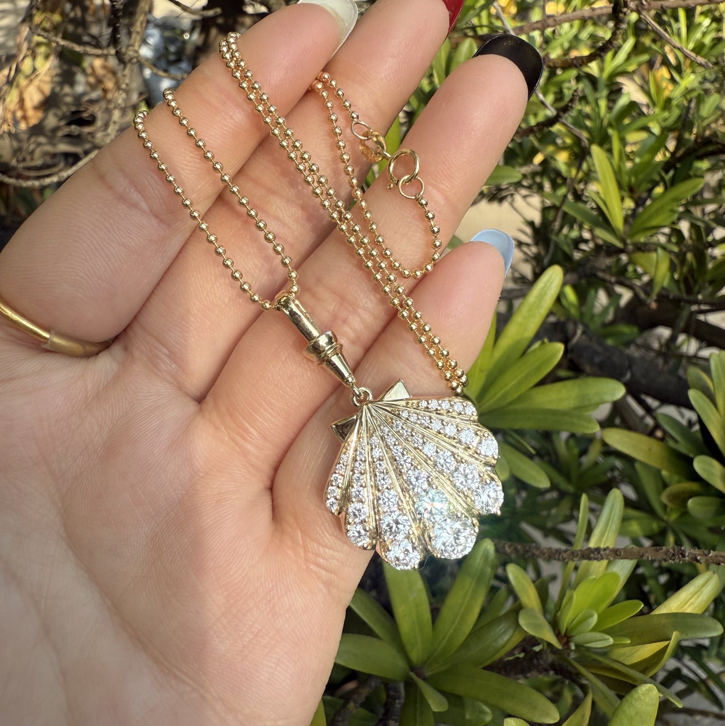 Pirmiana Jewelry Customized 14k Yellow Gold Lab Grown Diamond Shell Pendant for Women Party Gift