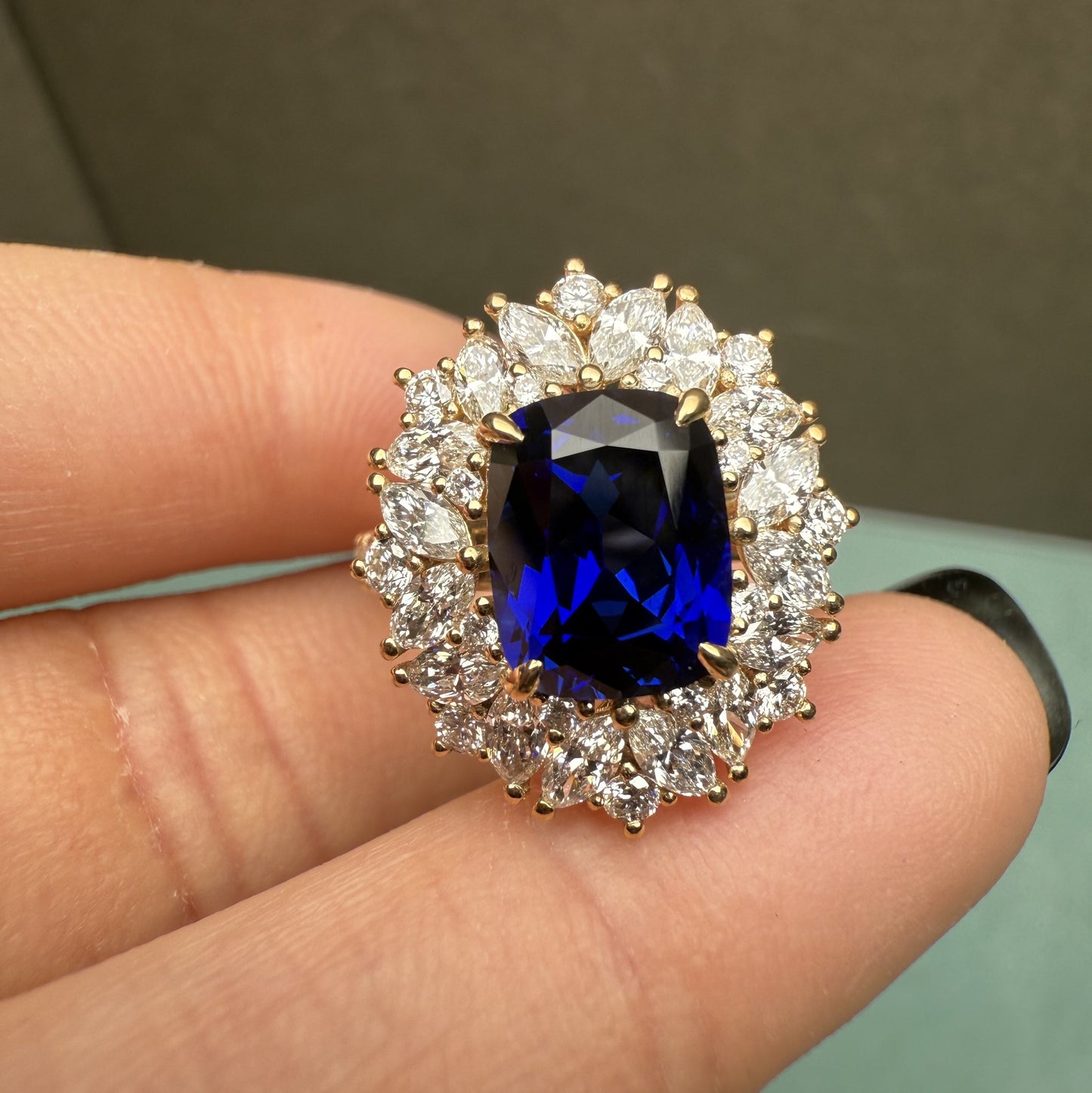 Pirmiana Custom Design 18k Yellow Gold Ring for Women 7x9mm 3ct Lab Grown Sapphire And DEF HPHT Diamond Jewelry