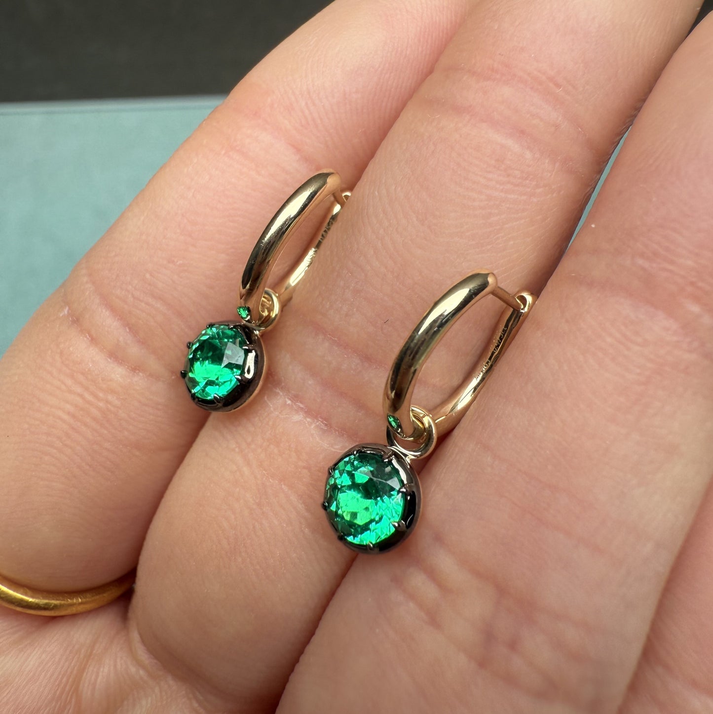 Pirmiana Jewelry Customized 9k Yellow Gold 0.5ct Each Lab Grown Emerald Earrings for Women Party Gift