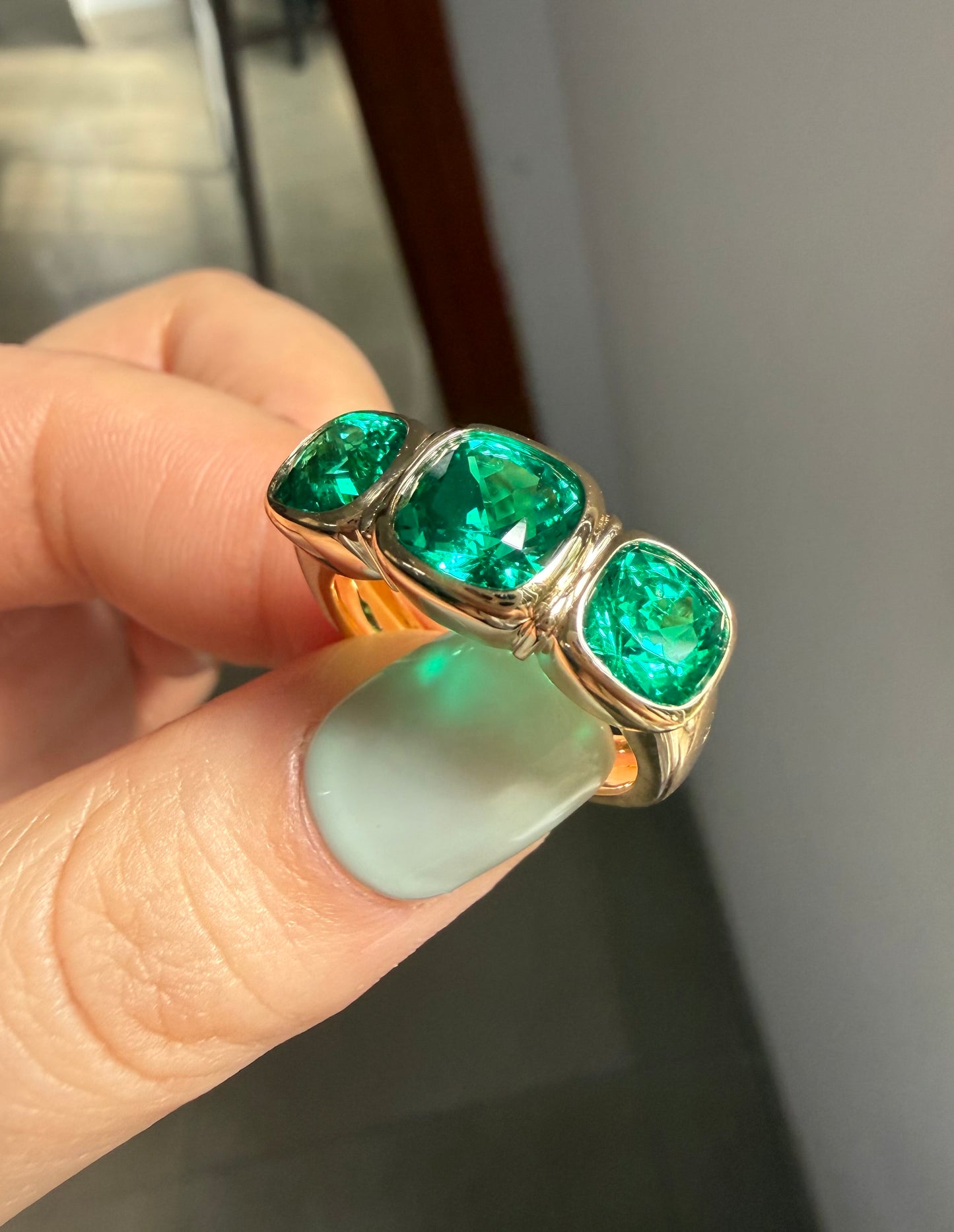 Pirmiana Hot Sale Classic Design Lab Grown Emerald 18k yellow Gold Rings 3.3ct total Lab Grown Emerald Girlfriend Gift