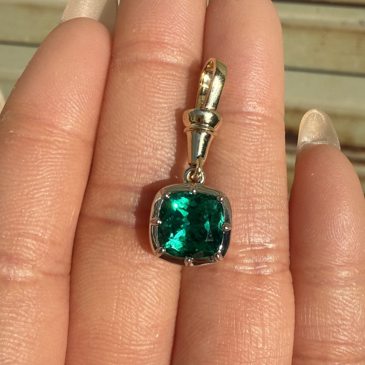 Primiana New Classic Style 9K 8X8mm 2.3ct Cushion Cut Lab Grwon Emerlad Pendant Girlfriend Gift