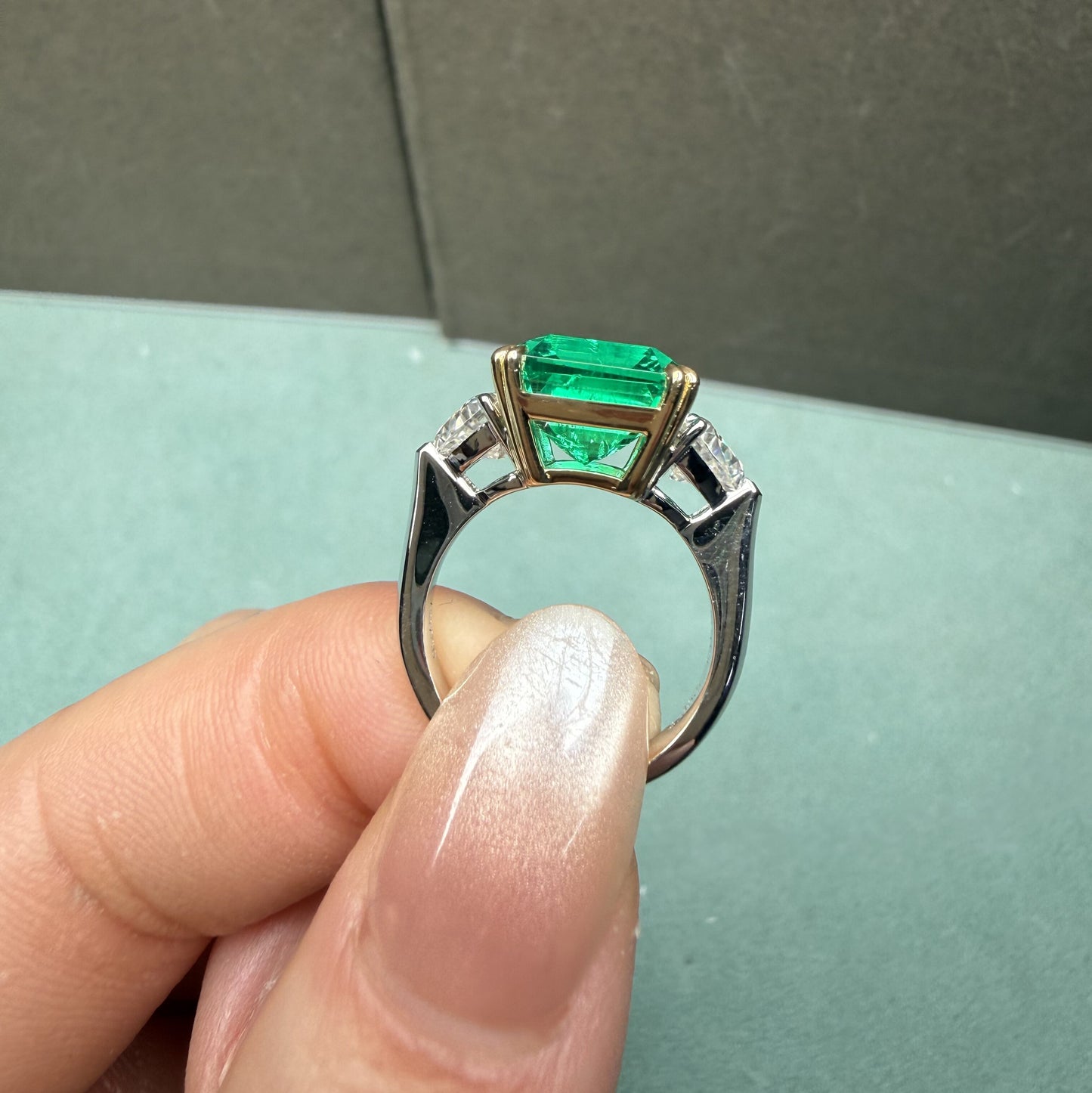 Pirmiana 18K White Gold 4.5ct Lab Grown Emerald Engagementring for Women