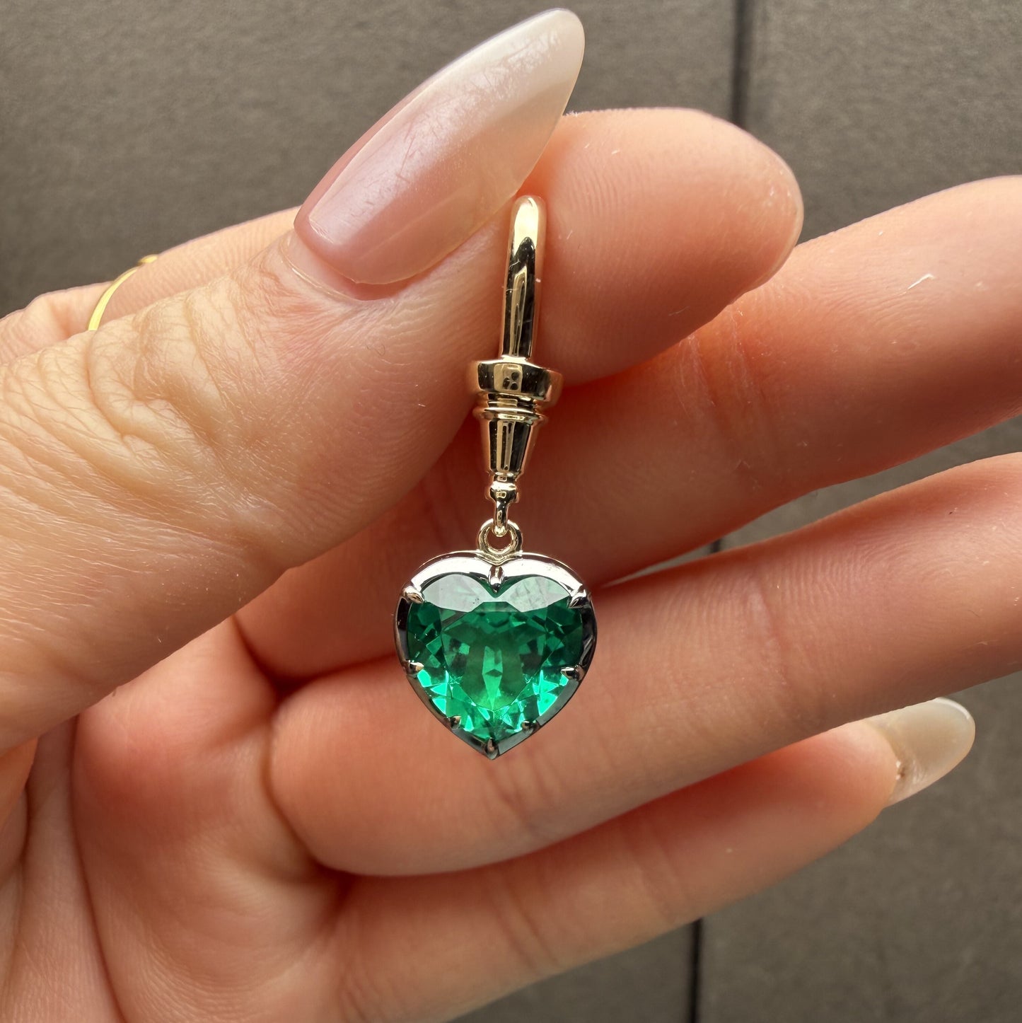 Primiana New Classic Style 9K 9x9mm 2.5ct Heart Shape Lab Grwon Emerlad Pendant Girlfriend Gift