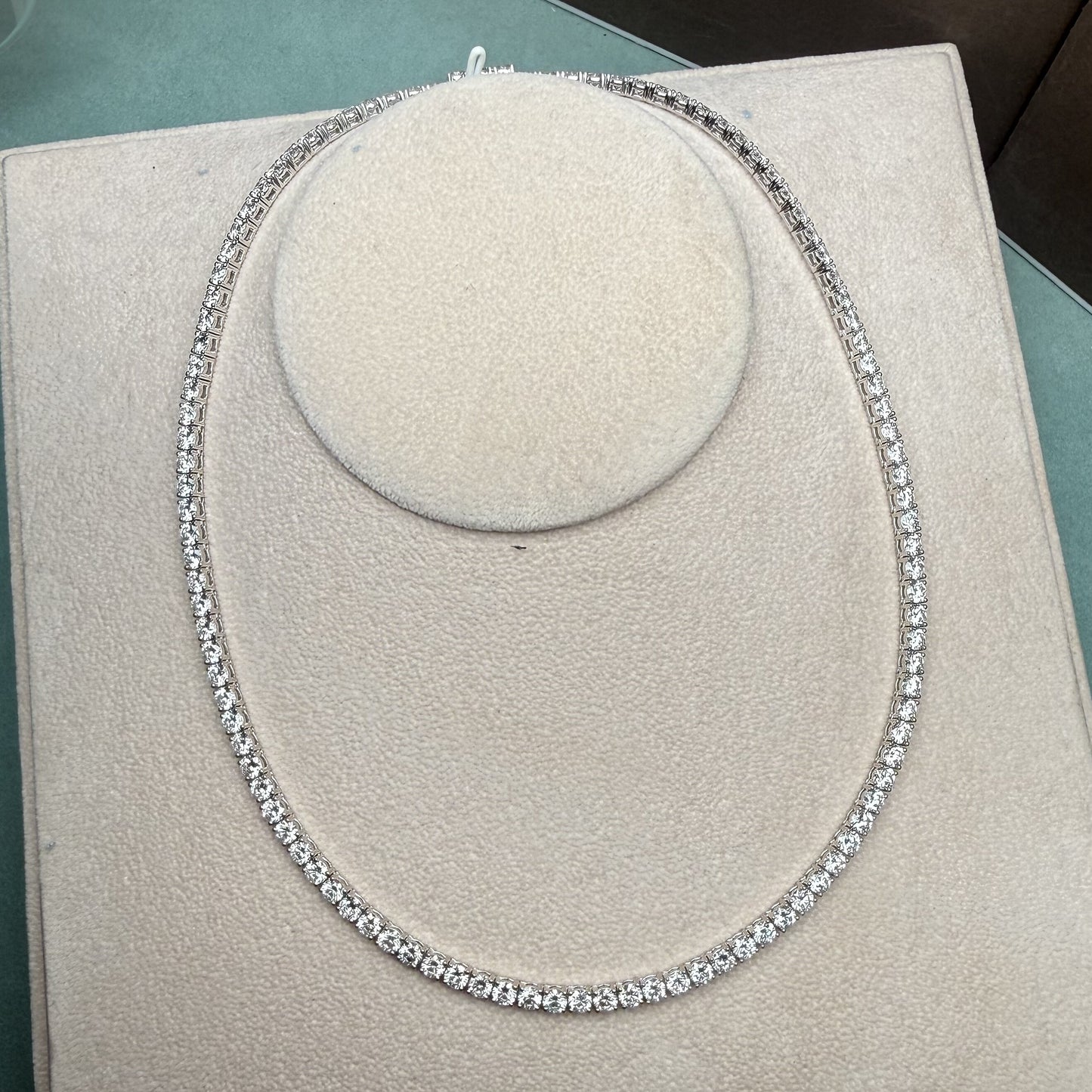 Pirmiana Jewelry Classic Design 14K White Gold 0.15ct Each HPHT Diamond Necklace Jewelry for Party Wedding Gift