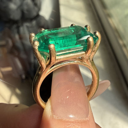 Pirmiana Hot Sale Classic Design Lab Grown Emerald 14k yellow Gold Rings 12X16MM 11ct Lab Grown Emerald Girlfriend Gift