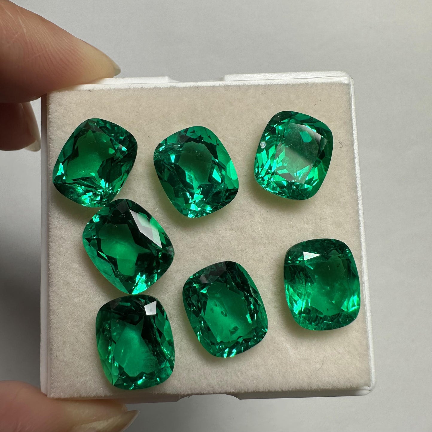Pirmiana  0.7-8.39ct Cushion Cut Lab Grown Emeralds Loose Gemstones for Jewelry Making