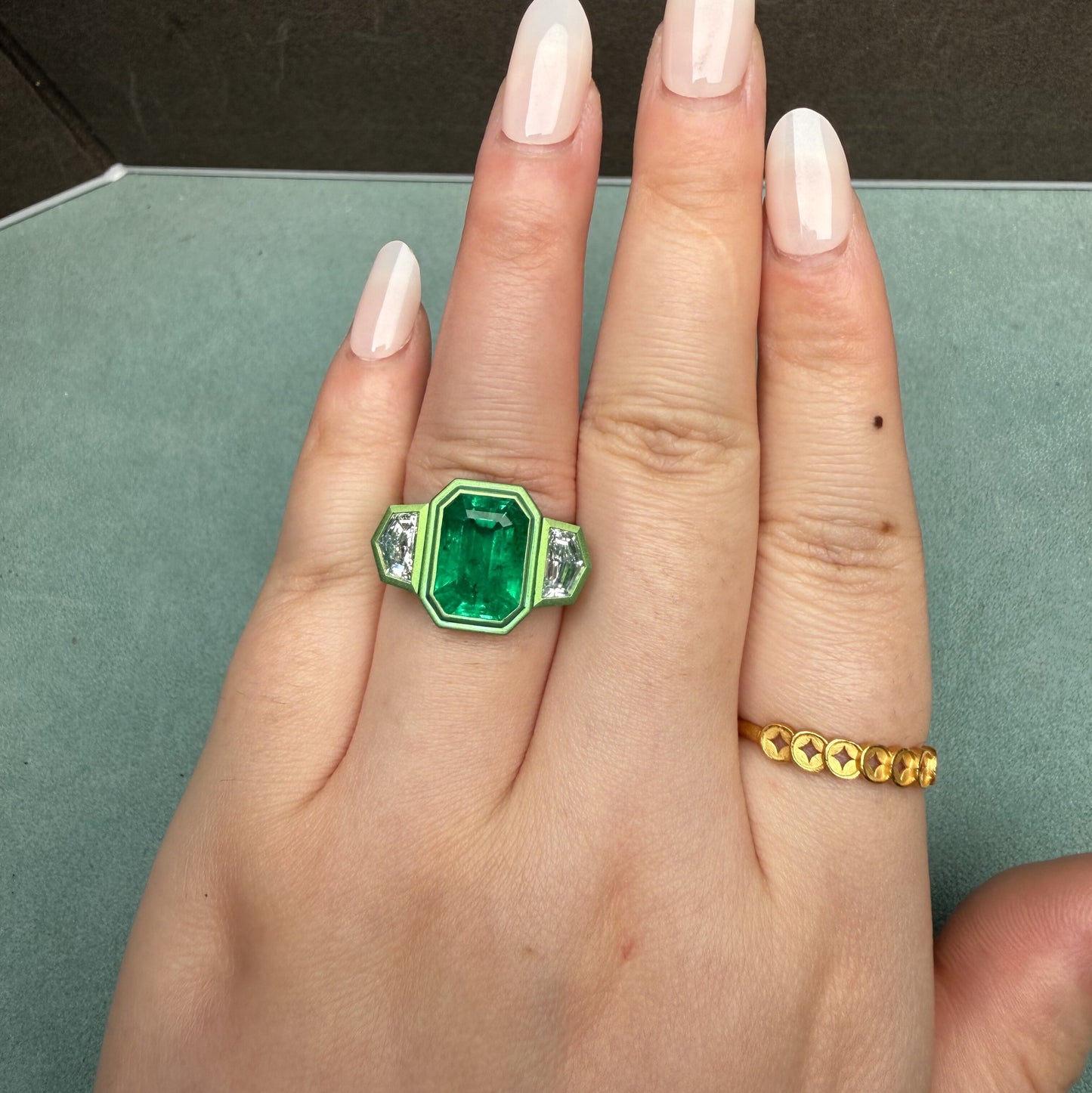 Pirmiana New Arrival Design Titanium Ring 3ct Lab Grown Emerald And D VVS Moissanite Girlfriend Gift