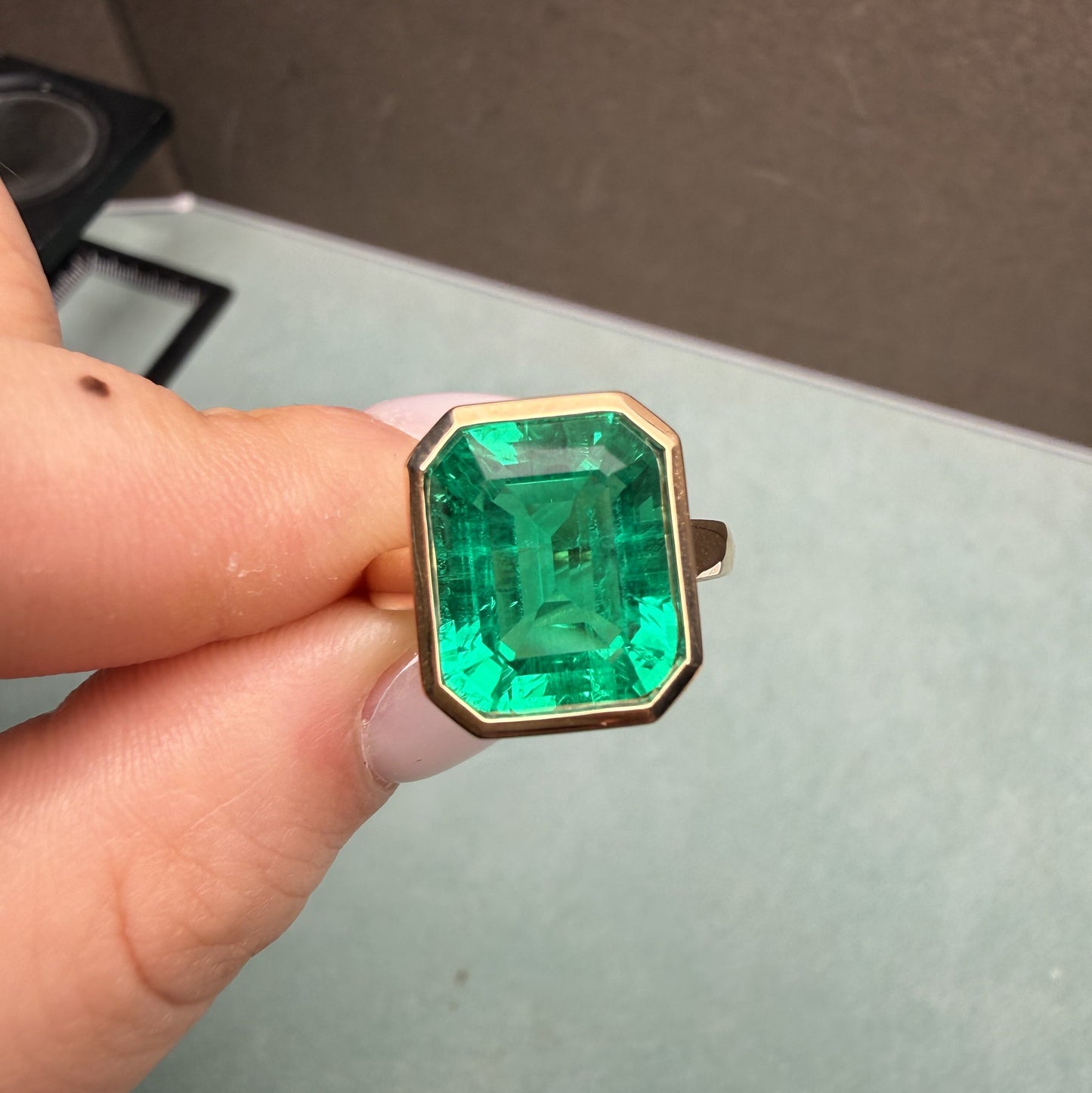 Pirmiana Hot Sale Classic Design Lab Grown Emerald 18k Gold Rings 10X12MM 5.6ct Lab Grown Emerald Girlfriend Gift