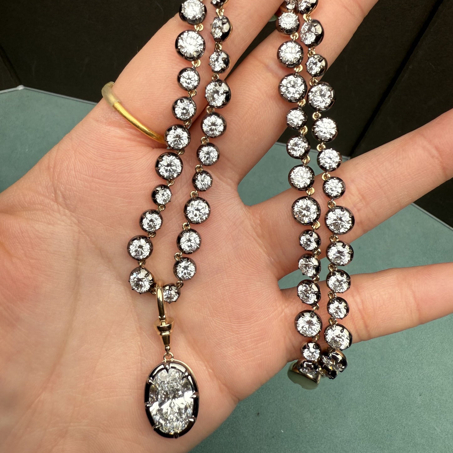 Primiana 2025 Hot Sale New Classic Style Black Gold Round Shape Necklace Wite 5ct Lab Diamond Prendant Girlfriend Gift