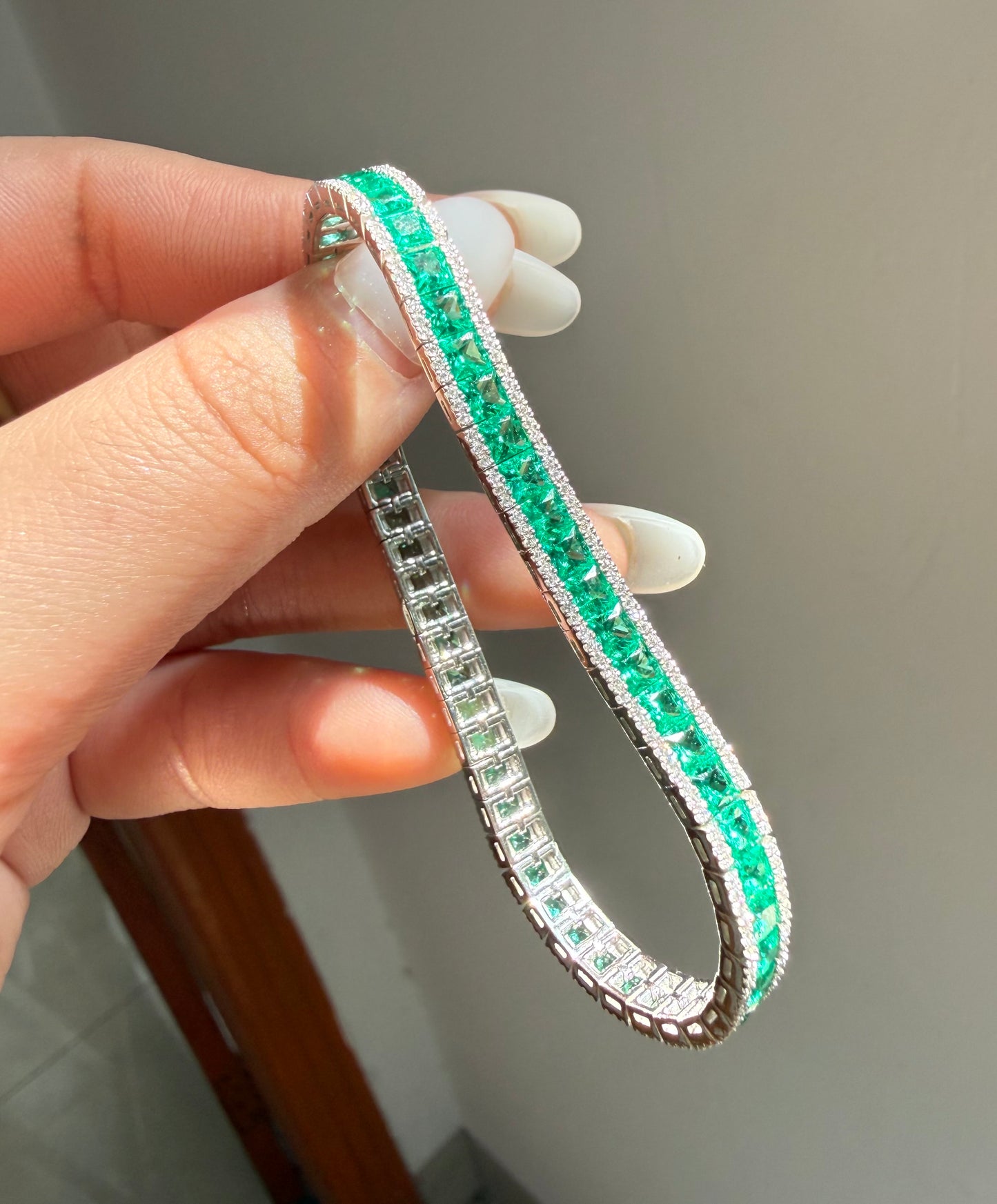 Pirmiana Jewelry Customized 9K White Gold 4mm Each Lab Grown Emerlad Bracelet for Women Fine Jewelry